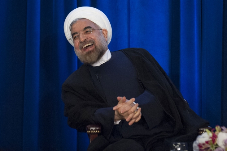 بررسی متن مواد حقوق شهروندی فارغ از اینکه نیت دولت در انتشار و رونمایی از آن چه بوده، به نتایجی منجر می شود که دقیقاً دولت محترم یازدهم عکس آن را پیش برده است.