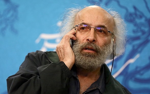 کارگردان کهنه کاری که هنوز قوانین کشور را نمی داند/ وقتی حاشیه سازی جای فیلمسازی را می گیرد با بیرون ماندن فیلم «کاناپه» از لیست نهایی فیلم های جشنواره فجر کیانوش عیاری اقدام به مصاحبه و جنجال بر علیه این اقدام کرد. این در حالی است که بر اساس شنیده های موثق این کارگردان در فیلم خود به بهانه استفاده کاراکتر های زن از کلاه گیس سکانس هایی از فیلم اش را بدون داشتن حجاب توسط این بازیگران ضبط کرده است.