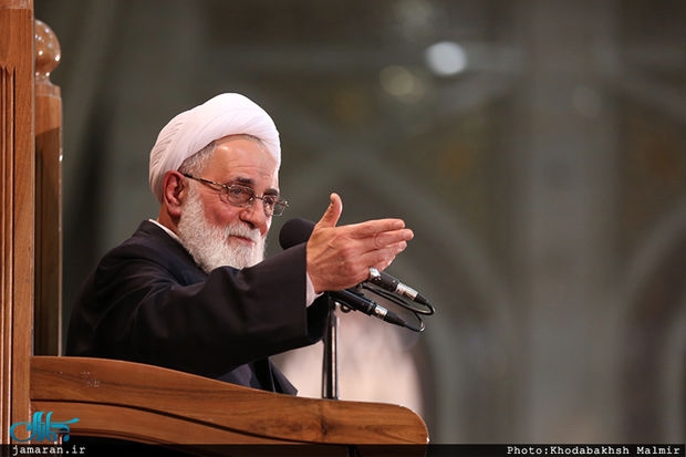  اولین چوب ها را به اذعان خودش در انتخابات 76 از کارگزاران و سپس از اصلاح طلبان خورد که ریاست او برمجلس پنجم را 