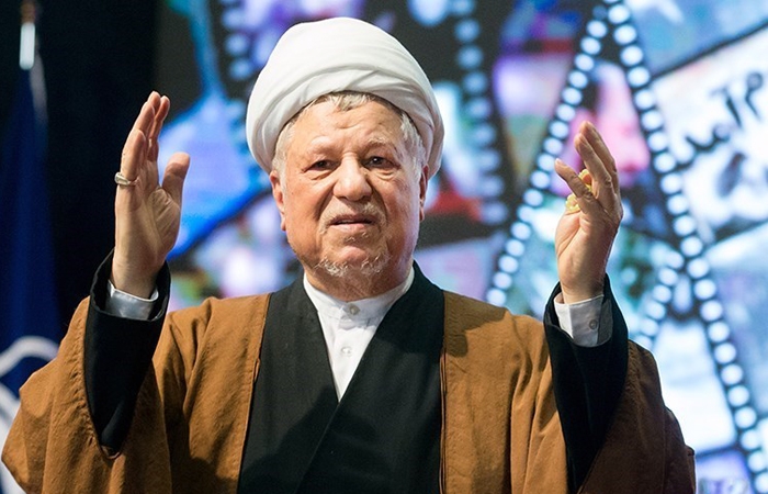  احمد مازنی، نماینده تهران با قاطعیت می‌گوید که این موضوع از اساس کذب است. او می‌گوید آیت‌الله هاشمی در استخری در مجموعه سعدآباد بوده و در حین شنا سکته کرده است؛ اما چون آیت‌الله هاشمی عادت داشته هنگام شنا همه را از استخر بیرون کند موقع بروز این اتفاق کسی در استخر نبوده تا سریع‌تر اقدامات لازم را انجام دهد. 