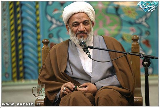 برای داشتن یک جامعه سالم، باید تعلیم و تربیت اسلامی باشد؛ اما آیا تعلیم و تربیت در کشور ما اسلامی است؟ در دوره اصلاحات، کتاب‌هایی را که در آمریکا نوشته شده بود را ترجمه و وارد ایران کردند و مشکل ما از آن‌جا آغاز شد که تعلیم و تربیت ما غربی شد. مسئولان ما از همین دانشگاه‌ها فارغ‌التحصیل می‌شوند و مسئول جامعه اسلامی می‌شوند؛ آیا کسی که با چنین تعلیم و تربیتی فارغ‌التحصیل شود، آمریکاستیز خواهد شد؟