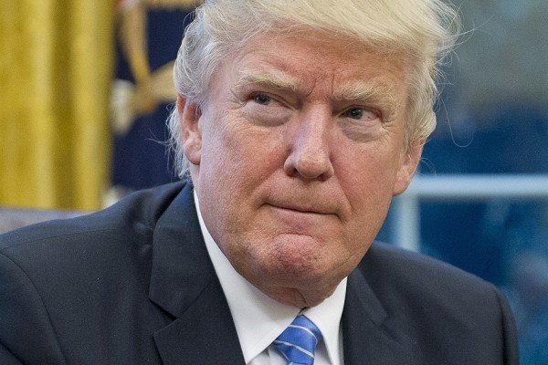 وعده ترامپ درباره «پایتخت اتومبیل سازی جهان» رئیس جمهور آمریکا ضمن بازدید از محصولات سه شرکت اتومبیل سازی در ایالت میشیگان اعلام کرد که دولت وی برای تبدیل دوباره آمریکا و ایالت میشیگان به «پایتخت اتومبیل سازی جهان» دست به کار خواهد شد.
