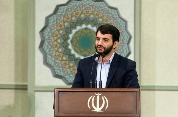 عبدالملکی: سال 1395 یکی از بدترین سالها برای تولید ملی بود/ به دولت که امیدی نیست شاید بسیج سرمایه های اندک مردم گرهی از مشکلات تولید باز کند امسال مردم انقلابی ایران با اتکاء به خداوند متعال خود دست به کار خواهند شد سرمایه های اندک خود را بسیج کرده و مقدمات تولید را فراهم میکنند، مهارت کارآفرینی را میآموزند و با امید به نصرت الهی وارد میدان اقتصاد خواهند شد.