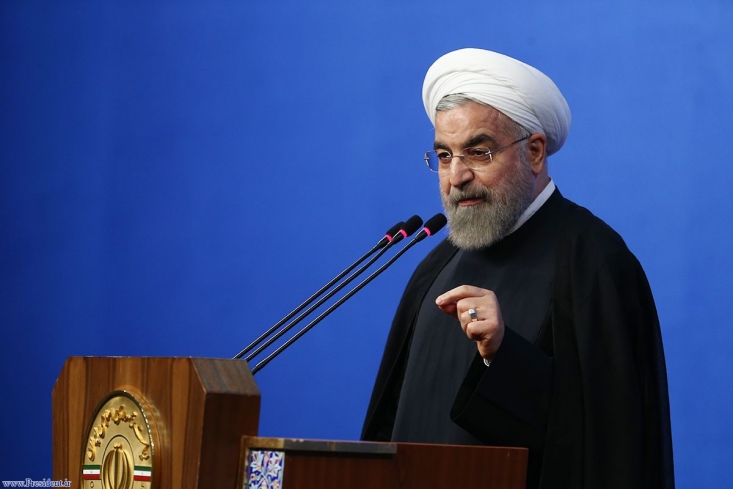 آیا پیروزی روحانی کلید حمله نظامی به ایران است؟!/ رمز گشایی از لحظه شماری غرب برای رای آوردن مجدد روحانی/ حوادث شبه جزیره کره عبرتی برای غرب آسیا رای آوردن روحانی بهترین و سریعترین مسیر برای از بین بردن توان راهبردی و دفاعی ایران است که غرب و آمریکا برای وقوع آن لحظه شماری میکنند. نتیجه این انتخاب به احتمال زیاد فرو بردن کشور در باتلاق جنگ است؛ ورود به مسیری است که انتهای آن حمله نظامی به کشور خواهد بود؛ برای تبدیل نشدن به وضعیت سوریه، عراق و لیبی بهترین راهکار افزایش قدرت خود است مسئلهای که رای آوردن مجدد روحانی در نقطه مقابل آن قرار دارد.