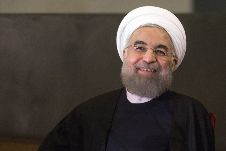 پایگاه اینترنتی <<تلگراف>> که از سایت های خبری مطرح و معروف انگلیس است، در گزارشی که در سال 2013 منتشر کرده، با اشاره به بررسی کارشناسان دانشگاه گلاسکوی اسکاتلند که آقای روحانی مدرک دکترای خود را از آن گرفته، نوشته است: <<حسن روحانی بخش هایی از رساله دکتری خود را از روی کتاب محمدهاشم کمالی، رئیس مرکز بین المللی مطالعات پیشرفته اسلامی سرقت کرده است.>>