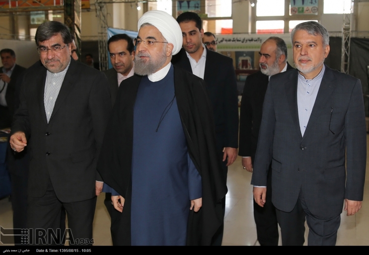 توهین «وزیر ارشاد» به همه کسانی که به رقبای دولت رأی داده اند / صالحی امیری: گفتمان مقابل ما گفتمان حامی خشونت و رفتار های غیر عقلانی است + ویدیو صالحی امیری، وزیر ارشاد دولت روحانی در اظهار نظری عجیب تمام کسانی را که به رقبای دولت در انتخابات ریاست جمهوری رأی دادند به طرفداری از خشونت و رفتار های غیرعقلانی متهم کرد.