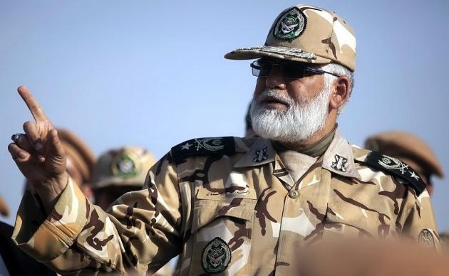  جانشین فرمانده کل ارتش گفت: دولت در مسیر مقام معظم رهبری حرکت می‌کند و قطعا اگر بخواهد مسیری را غیر از این مسیر برود، قطعا مقام معظم رهبری به دولت تذکر خواهد داد چون رهبری با احدی در مسیر جمهوری اسلامی تعارف ندارد. 