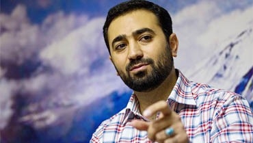 این همان نقد همیشگی به تبدیل شدن فرهنگ جوششی انقلابی به مناسکی متصلب و خشک است. خطاب اصلی با ستادهای نماز عید و جمعه و شورای هماهنگی تبلیغات است. میثم مطیعی استاندارد عمل کرده ولی مناسک گرا ها سالهاست مدل های دیگری را جایگزین استانداردها کرده اند.

