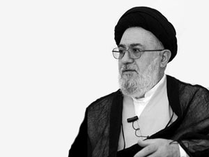 موسوی خوئینی ها هاشمی رفسنجانی را «بی دقت» و«به خطا رفته» معرفی کرد/ چرا خوئینی ها قبلا به خاطرات جعلی واکنش نشان نمی داد؟ هاشمی رفسنجانی به خاطر گفتن این مطلب که موسوی خوئینی ها انتظار داشته ریاست قوه قضائیه را بدست بگیرد توسط وی تخطئه می شود اما همین شخص در قبال خاطرات جعلی که توسط هاشمی به امام منتسب می شد سکوت میکند.