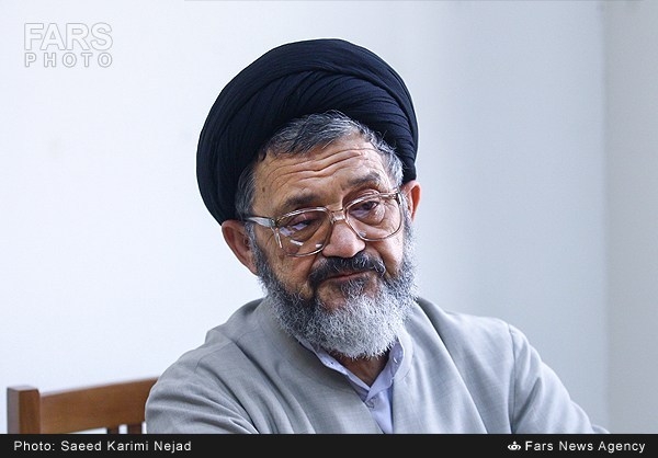 برجام یک آزمایش عملی و علنی برای نشان دادن بدعهدی امریکا بود/ما حتی در قضیه هسته ای هم نباید مذاکره می کردیم حجت السلام سید رضا اکرمی گفت: مردم فکر می کردند که مسئولین ما با یک دندگی و لجبازی نمی خواهند با امریکا مذاکره کنند ولی امروز پس از برجام به این نتیجه رسیدند که نباید حتی در مورد هسته ای نیز مذاکره انجام می دادند.