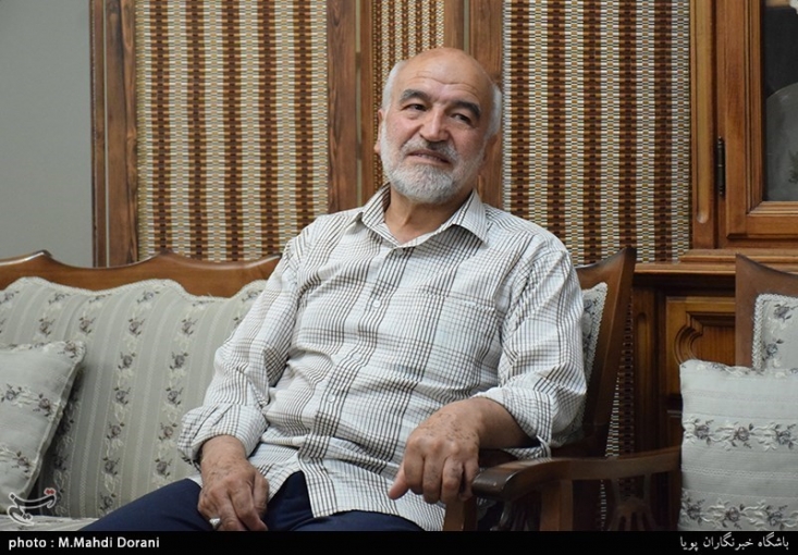  سردار فروتن اولین سخنگوی سپاه و رئیس زندان اوین در دهه ۶۰ به بیان ناگفته‌هایی از این دهه شامل همراهی با شهیدان بهشتی و لاجوردی و برخوردش با منافقین و غیره پرداخت. 