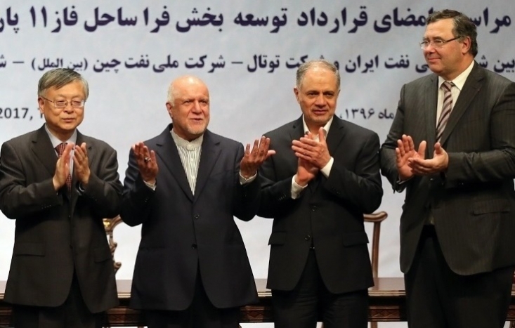 قرارداد با توتال تثبیت کننده ساختار تحریم های هوشمند علیه ایران است/ بازگشت تحریمها و حفظ تحریمهای هوشمند بانکی روابط اقتصادی با ایران را کانالیزه میکند آذر ماه سال گذشته بود که وزارت خزانه داری آمریکا اعلام کرد در صورت بازگشت تحریم های متوقف شده آمریکا تمامی قراردادهای اقتصادی که در طول اجرای برجام با ایران بسته شده است، مشمول بازگشت تحریم شده و باید خاتمه یابند. شش ماه هم فرصت داده شده است تا کارهای لازم برای تسویه مالی انجام شود. قراردادهای اقتصادی کاملا در معرض از بین رفتن قراردارند.