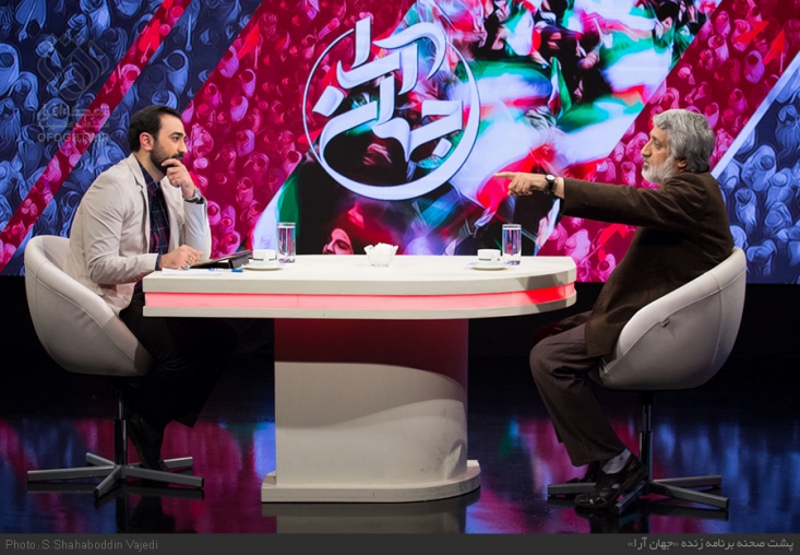 وی ادامه داد: این نحوه آموزش سال‌ها در مدارس امریکا بوده است که با این وجود طبق آمارهایی که می‌دهند 58 درصد دانش‌آموزان تحت آزار جنسی قرار دارند و 25 درصد هم تحت تجاوز جنسی قرار گرفتند. آمارها نشان می‌دهد با همین آموزشی که در مدارس امریکا انجام می‌شود، از هر 5 دختر یک دختر گزارش داده که تحت تجاوز جنسی قرار گرفته است. 