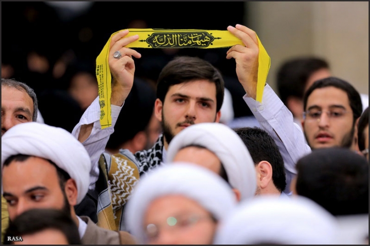 راه چاره در همین نکته است که طلاب خود مسئولیت مواضع خود را بر دوش بکشند نه حوزه‎هایشان. در چنین حالتی طبیعتاً مثل تشکل‎هایی دانشجویی، طلاب می‎توانند به نقد هم و برگزاری کرسی آزاداندیشی نیز بین آراء خود مبادرت ورزند. باید ساز و کار طرح منطقی نظرات و به بحث گذاشته شدنشان را ایجاد کرد.
