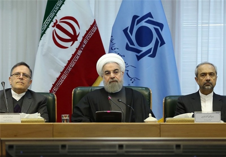 آقای روحانی! به جای گفتن «بانک و ما ادراک ما البانک» بگویید چه کار کردید؟ چند سال قبل آقای روحانی گفت "بانک و ما ادراک ما البانک" و اخیرا هم این جمله را تکرار کرد! پس شما که 4 سال رییس جمهور بودید برای اصلاح بانکها چه کردید؟