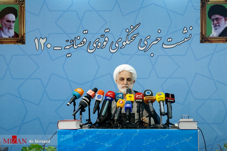 حجت الاسلام محسنی اژه ای: جاسوس هسته ای دو پرونده دارد، پرونده دوم دری اصفهانی در جریان است/ خروج یک عکاس ممنوعالخروج از کشور با نامه مدیر وزارت اطلاعات/ مهدی جهانگیری همچنان در بازداشت است / پرداخت ۱۵۰۰ میلیارد تومان به مالباختگان کاسپین سخنگوی قوه قضائیه در صد و بیستمین نشست خبری خود با اصحاب رسانه در خصوص آخرین وضعیت پرونده جهانگیری، آغاز اجرای حکم دری اصفهانی، قرارداد مهدی طارمی و شرکتهای تعاونی اعتباری توضیحاتی ارائه کرد.