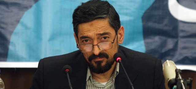5 سال پس از اعلام وصول پیشنهاد تشکیل سازمان مبارزه با مفاسد اقتصادی این طرح همچنان در انتظار مطرح شدن در صحن علنی مجلس است/به راستی صرفا با صدور احکام مفاسد اقتصادی از بین میروند؟ دستاوردهای ستاد مبارزه با مفاسد اقتصادی به قدری نامشخص بود که ۵۰ نماینده طرح تحقیق و تفحص از این ستاد را به هیئت رئیسه مجلس تسلیم کردند. در جلسه غیرعلنی که در آبان ماه سال ۸۴ و در حضور آیت الله شاهرودی برگزار شد و ایشان مهمترین اقدام ستاد مبارزه با مفاسد اقتصادی را ایجاد توجه در جامعه نسبت به اصل فرهنگ مبارزه با مفاسد عنوان کردند و گفتند؛ هیچ فسادی را یک شب نمی توان ریشه کن کرد.