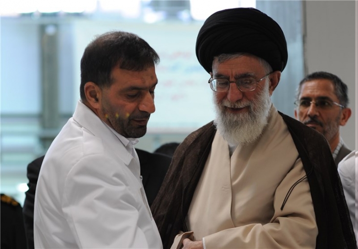 از جزئیات فعالیتهای شهید و موفقیتهایش بعد از شهادتش با خبر شدیم / حال و هوای رهبر معظم انقلاب در روز انفجار پادگان شهید مدرس به روایت همسرشان الهام حیدری همسر شهید طهرانی مقدم روایت ماندگار حضور همسر امام خامنهای در منزل شهید را تعریف میکند. او نقل زبان حال آقا در روز انفجار پادگان شهید مدرس را از زبان همسرشان روایت می کند.