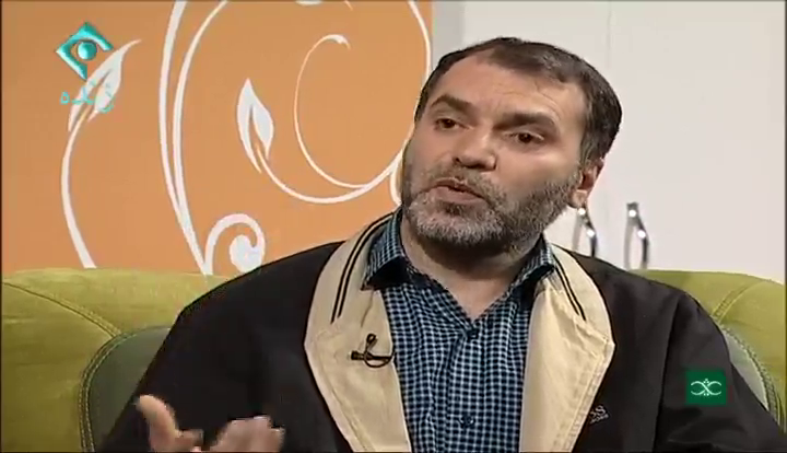 چند ماه مردم مقابل مجلس تظاهرات آرام داشتند، هیچ کدام از مسئولان توجهی به آنها نکرد!/ حصری که باید بشکند، حصر مستضعفین توسط جریان اشرافیت است/روایت صریح «ثریا» از دغدغه هنرمندان انقلابی در پیگیری مطالبات به حق مردم ده نمکی: 9 هزار میلیارد پول صندوق بازنشستگی متعلق به همین مردمی که در خیابانها فریاد میزنند توسط کسانی خورده شد که دارد در شبکههای سینمایی و... خرج میشود و اسپانسر برخی فیلمهاست و حالا همین هنرمندان از حقوق مردم گرسنه صحبت می کنند؟!
