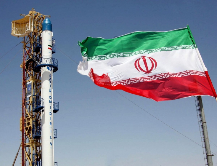 ملتی که توانایی ساخت «لولهنگ» نداشت، «موجود زنده» به فضا فرستاد/ گوشه ای از دستاوردهای علمی تفکر انقلابی «ما می توانیم» به روایت آمار پیشرفت های پزشکی ایران در زمینه داروهای پزشکی یکی دیگر از موفقیت ها در زمینه تولید علم و فناوری ایران بعد از انقلاب اسلامی است. فراهم شدن امكانات تولید داخلی واكسن آنفلوانزا و آنتی بوتولیسم برای اولین بار از جمله دستاوردهای دارویی ایران در سال های اخیر است. همچنین تولید داروی مقابله با ایدز، تولید داروی درمان زخم پای دیابتی و تولید دارو برای درمان كم خونی بیماران تالاسمی برای نخستین بار در جهان از دیگر دستاوردهای دارویی كشور به شمار می رود.