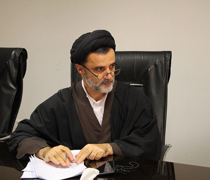 چرا عربستان که پدیدآورنده وهابیت است از یک فرقه خاص شیعه دفاع میکند؟/ حمله به سفارت ایران با رضایت بن سلمان انجام شده است این فرقه به مقدسات اهل سنت توهین می کنند؛ برادران اهل سنت ایران و جهان باید بدانند تنها توهین کنندگان، همین فرقه خاص هستند و هیچ شیعه ای توهین به مقدسات اهل سنت را جایز نمی داند همان طور که مقام معظم رهبری توهین به مقدسات اهل سنت را حرام دانستند. ما هم اعلام می کنیم این فرقه که مورد حمایت لندن و عربستان است از جانب ما مطرود است .