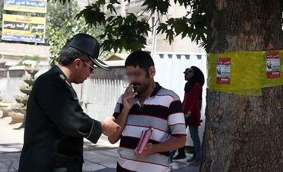 انفعال نیروی انتظامی در برخورد قانونی با روزه خواری در ملا عام و چند سوال/آقای اشتری! به جای صدور بیانیه به مناسبت ماه رمضان گزارش دهید تاکنون برای برخورد با روزه خواری در ملاء عام چه کردید؟ خوب است فرماندهان نیروی انتظامی به صورتی شفاف اعلام نمایند که برخورد ماموران آنها با مظاهر روزه خواری دقیقا به چه صورت و در چه مکان هایی صورت می پذیرد و آیا اساسا تا کنون برخوردی در این راستا صورت گرفته یا خیر.