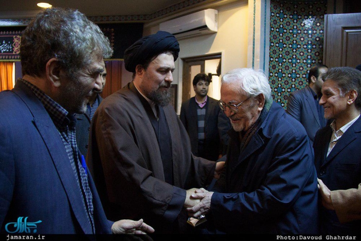رحیمیان میخورد چون بودن پادشاه را فریاد زد/ نمیشود هم مدعی بود هم با دشمنان ع یادگاری گرفت اینکه چهرههای شاخص بیت و دفتر و خط ، نسبت به سالهای دهه شصت و هفتادشان تغییر کردهاند مسالهای است که به استدلال نیاز ندارد و بازخوانی رو مهها و مطبوعات آن دوران میتواند آن را گواهی دهد. اینکه برخلاف شخص که کلیدواژهی «لیبرالها» و هشدار درباره خطر آنان جایگاه مهمی در شهشان دارد، موسسه تنظیم و نشر آثار سالهاست در اینباره سکوت کرده قابل انکار نیست.