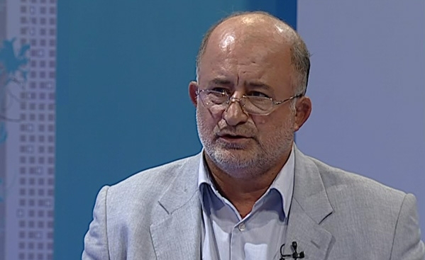 وزارت صنعت بدون تحقیق احتکار خودروسازان را رد کرد عضو کمیسیون صنایع و معادن مجلس، گفت: در حالی اعلام میشد که قرارداد جدید با پژو محرمانه است که این خودروسازی بدون اجازه از آمریکا توافقی را انجام نمیدهد.