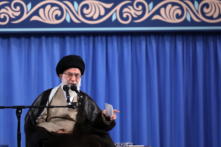 اتمام حجت رهبر انقلاب با نمایندگان مجلس؛ ضرورتی ندارد به کنوانسیون های مشکل دار بپیوندیم/ خودمان مستقل از قدرت ها درباره معاهدات قانونگذاری کنیم رهبر معظم انقلاب تصریح کردند: همانگونه که درباره «برخی کنوانسیونهای بینالمللیِ اخیراً مطرح شده در مجلس» گفتیم، مجلس شورای اسلامی که رشید و بالغ و عاقل است، باید مستقلاً در موضوعاتی مثل مبارزه با تروریسم یا مبارزه با پولشویی قانونگذاری کند.