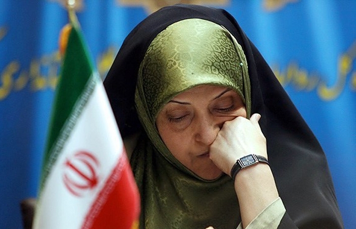 اظهار بیاطلاعی معاون زنان ریاست جمهوری از اهانت به زنان ایرانی در فرودگاه تفلیس / عضو فعال شبکه های مجازی در دولت برای کسب اطلاع از هتک حرمت بانوان ایرانی وقت ندارد! در حالی معاون زنان و خانواده ریاست جمهوری درخصوص هتک حرمت به زنان مسلمان ایرانی در فرودگاه تفلیس اظهار بیاطلاعی میکند که وزارت امور خارجه کشورمان نسبت به این واقعه موضع گیری کرده است.