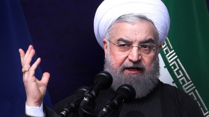 آدرس غلط روحانی: «۵ دی ۹۶»/ رئیس جمهور به جای پیرترین کابینه تاریخ ایران، مطالبات اقتصادی مردم را عامل وضع موجود میداند/ مجلس و قوهقضائیه روند فرافکنی دولت را متوقف کنند دولت اگر اصرار بر آدرس غلط دادن و پیمودن مسیر شکست خورده قبلی خود دارد، از همین امروز تصویر ایران در پایان دوران چهار ساله دوم روحانی قابل تصور است؛ تصویری که فقط به دست نمایندگان مجلس و قوه قضائیه میتواند تغییر کند. شاید طرح سوال از رئیس جمهور قدم اولی بود که برای این تغییر باید برداشته میشد و قدمهای دیگری نیز لازم است.