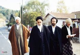 روایتهایی از زندگی ساده امام خمینی در نوفللوشاتو