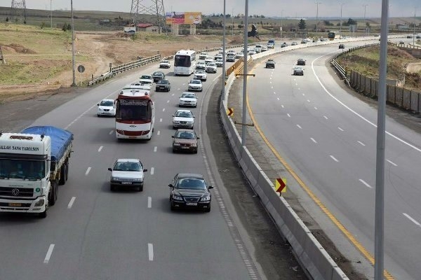 محور هراز بازگشایی شد رییس پلیس راه شرق استان تهران از بازگشایی محور هراز خبر داد و ترافیک در این محور را نیمه سنگین دانست.