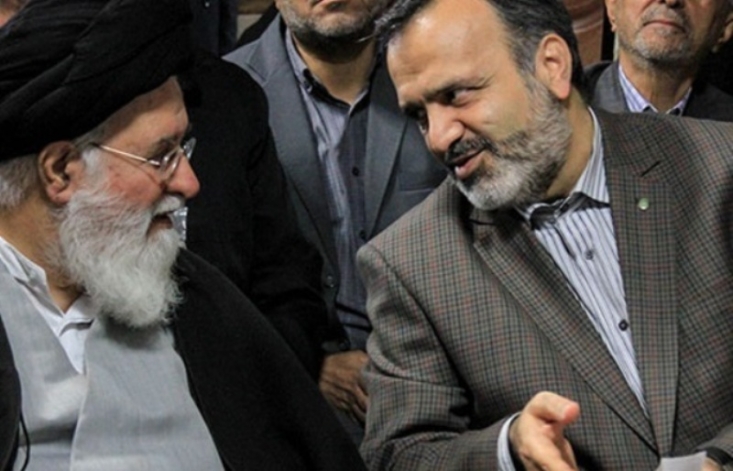 استاندار خراسان به شایعات پاسخ داد: آقای علمالهدی و رئیسی واقعا در حوزه کنسرت دخالتی نداشته و ندارند/ما در شورای فرهنگ عمومی در خصوص مساله کنسرت به نتیجه رسیدیم/ مدافع طرح یگان ویژه آستان قدس رضوی بودیم بر خلاف تصور برخی به دلیل خطبههای نمازجمعه، ایشان در مسائل اجرایی هیچگونه دخالتی نکرده و نمیکنند. حتی در موضوع کنسرت نیز ما در شورای فرهنگ عمومی به این رسیدیم که مجموعهای را ایجاد کنیم که به یک دستورالعمل برسند. اینکه مشهد یک حرمتهایی دارد، درست است اما اینکه ما بگوییم، قوانین در کشور استثنابردار است، درست نیست. حتی از دفتر مقام معظم رهبری نیز سوال کردیم که ایشان فرمودند قوانین جامع و برای همه کشور است.