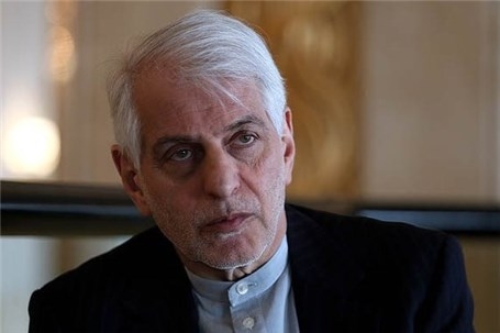 سفیر ترامپ در وزارت خارجه ظریف!/ ماجدی، سفیر سابق ایران در آلمان: باید بپذیریم که آمریکا هژمونی برتر دنیا است!/ ذلتپذیری دستگاه دیپلماسی، علت بی ثمری برجام در حالی که اندیشکده های آمریکایی درباره افول قدرت اقتصادی آمریکا اظهار نگرانی می کنند و در حالی که آمریکاییها حداقل در یک دهه گذشته در هیچ حضور و دخالت نظامی خود موفق نبوده و متحمل شکست هم شده اند، ماجدی در اظهاراتی ذلیلانه می گوید:«متاسفانه ما فقط یاد گرفتهایم دشمنی کنیم. باید بپذیریم که آمریکا هژمونی برتر دنیا است. ما چه دوست داشته باشیم و چه نداشته باشیم این یک حقیقت است.»