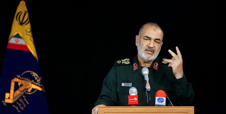اروپا موشک ما را پیگیری کند به جهش استراتژیک روی میآوریم/ اگر با تروریسم نمی جنگیدیم، قلب اروپا را انفجارها می لرزاند/ همه سرزمین اسرائیل به اندازه علمیات فتحالمبین و بیتالمقدس ما نیست/ جنگ بشود، قبل از رسیدن آمریکا، اسرائیلی باقی نخواهد بود همه میدانند که اگر جنگ محدودی بخواهند علیه ما شکل بدهند، این جنگ محدود نخواهد ماند و اگر اسرائیلیها کاری کنند که شعله یک جنگ جدید برافروخته شوند، نابودی شان رقم خواهد خورد. نباید به آمریکایی ها هم دل خوش باشند چراکه قبل از رسیدن آمریکایی ها نابود خواهند شد و سرزمینی برای دفنشان در فلسطین وجود نخواهد داشت.