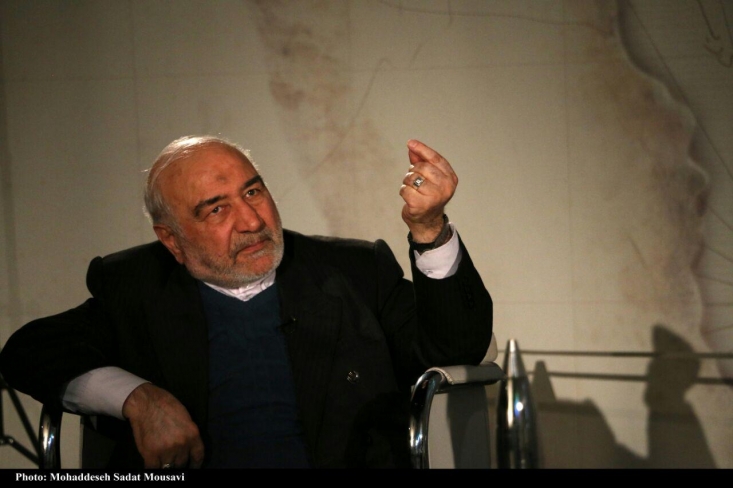 در مقابله با جنایتکاران، انقلابی نبودیم و از کشمیری گرفته تا خاوری ضربه خوردیم جواد منصوری مبارز انقلابی تاکید کرد که بعد از پیروزی انقلاب در برخورد با جنایتکاران انقلابی عمل نکردیم و از همین ناحیه بارها ضربه خوردیم.