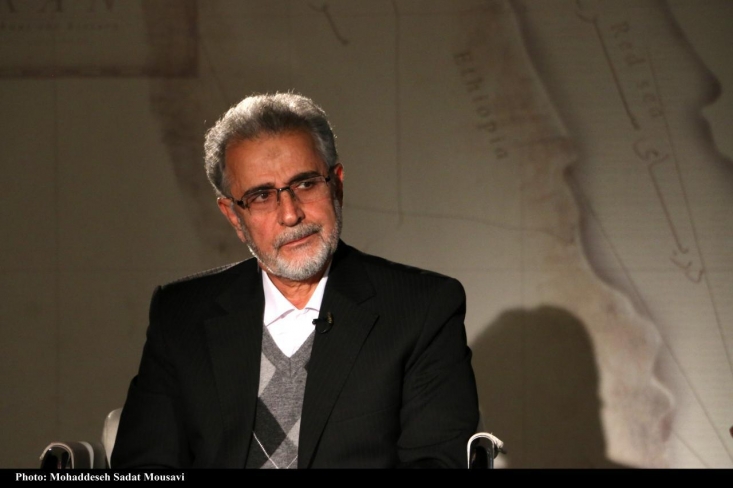 معلم زبان انگلیسی آیتالله خامنهای رابط هستههای مقاومت ارتش بود سرهنگ احمد جنتی محب یکی از همافران ارتش بوده است. او از هدایتگران ماجرای بیعت تاریخی همافران با امام خمینی در مدرسه علوی بوده و خاطرات ناگفتهای از این ماجرا را تعریف میکند.