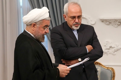 رهبرانقلاب: مسئولانی که آن روزها مذاکره میکردند، خودشان میگویند امریکا غیرقابل اعتماد است، باید از اول این را تشخیص میدادند/ کدام دولتمردان پس از شکست برجام به «غیرقابل اعتماد بودن آمریکا» اذعان کردند؟ روحانی، ۱۸ اردیبهشت ۹۷ و پس از خروج آمریکا از برجام گفته بود که چند هفته به اروپا مهلت می دهیم تا ببینیم که آیا توانایی اجرای تعهدات برجامی خو را دارد یا خیر. این چند هفته تا ۹ ماه ادامه یافت و در نهایت به بسته تحقیرآمیز و مشروط اینستکس ختم شد. قطعاً اعتماد به اروپا هم به سرنوشت اعتماد به آمریکا دچار خواهد شد.