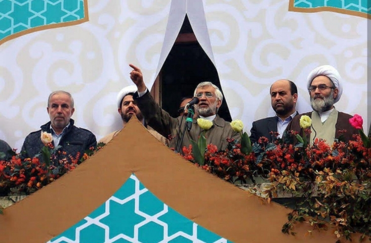ملتی که تحریم دشمن در سیم خاردار را تبدیل به ساخت موشکهای بالستیک کرد میتواند تحریم اقتصادی را به شکوفایی ظرفیتهای داخلی تبدیل کند/ حماسه امروز ملت ایران، «شکست چهلباره آمریکا» در برابر انقلاب اسلامی بود عضو شورای راهبردی سیاست خارجی کشور اظهار داشت: قدرت ها از هفتاد سال پیش مناسباتی را شکل دادند که در نهایت آنها باشند که برای ملت ها تصمیم بگیرند و مقدرات آنها را شکل بدهند؛ در کشور ما ملت میخواست نفت را ملی کند اما آمریکایی ها دست به کودتا زدند، در بیداری اسلامی که چند سال قبل رخ داد این ملت ها بودند که دیکتاتور ها را یکی پس از دیگری سرنگون کردند ولی چون خلاف منافع استکبار بود، آن ها را متوقف کردند اما در ایران با شکل گرفتن انقلاب اسلامی ملت به سرنگونی شاه اکتفا نکرد؛ چرا که میدانست او یک عروسک بازیچه است.