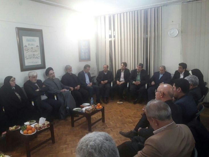 وقتی «آقای تکرار» جرات انتقاد از روحانی و عذرخواهی از مردم را ندارد/ فرافکنی خاتمی در دیدار با اصلاحطلبان: بخش مهمی از مشکلات مربوط به عوامل بیرونی است! صحبت های اخیر خاتمی به گونه ای است که مخاطب به خود شک میکند که نکند این صحبت ها مربوط به دوران دولت نهم و مجلس هفتم است که اصلاح طلبان نتوانسته بودند قدرت را در قوه مجریه و مقننه تصاحب کنند!