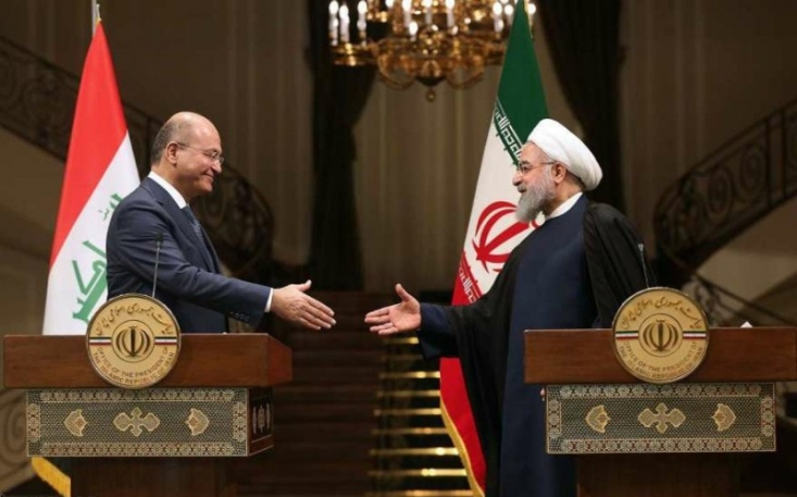 بطلان یک باور غلط/ مجاهدت مدافعان حرم دربهای اقتصادی را به روی کشور گشوده است سالهاست دستگاه های تبلیغاتی و بوق های رسانه ای دنیا و عده ای کج فهم در داخل اینگونه القا می کنند که اقتصاد ایران گروگان دیپلماسی منطقه ای و نگاه ویژه انقلاب به محور مقاومت است. برای رد این ادعا کافی است به خروجی این سفر و البته سخنان رئیس جمهور عراق در دیدار با دکتر روحانی دقت کنید.