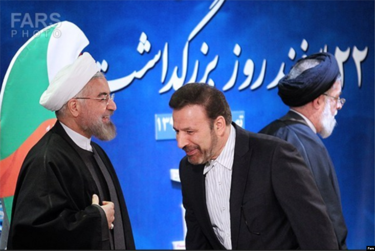 واعظی: اعضا باید احترام رئیس شورا را حفظ کنند/ جناب رئیس دفتر! به جای آسمان ریسمان بافتن، صوت جلسات را منتشر کنید شاید بهتر باشد واعظی و روحانی دستور دهند به درخواست رحیمپور ازغدی مبنی بر انتشار صوت جلسات اقدام شود تا مشخص شود دقیقا چه کسی در این میان احترام شورا را حفظ نکرده و با تفرعن و تکبری که زبانزد سیاسیون مختلف است، مهمترین قرارگاه فرهنگی کشور را به دلخواه خودش تعطیل کرده است.
