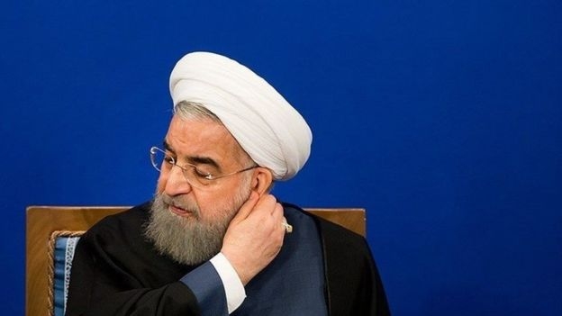 آیا اختیارات رئیس جمهور کافی نیست؟/ حامیان دولت: اگر اختیارات روحانی را به چوب خشک داده بودند کاری کرده بود! انتقادات به عملکرد دولت فقط مربوط به جناح خاصی نیست. حامیان دولت نیز اعتراف کرده اند که بی تدبیری ها دولتمردان است که امروز مشکلات اقتصادی را دامن زده است.