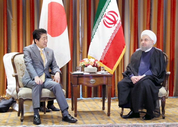 ژاپن و آلمان؛ از ندادن بنزین به هواپیمای ظریف تا عذرخواهی از آمریکا برای فروش یک دستگاه تویوتا به سفارت ایران!/ چرا رسانههای زنجیرهای از ورود واسطههایِ بدنامِ آمریکا ذوق کردهاند؟ برخلاف برخی فضاسازیها، مقامات ژاپن و آلمان برای میانجیگری و حفظ برجام و ارتقای روابط اقتصادی به ایران نمیآیند، بلکه اینها تنها در نقش «پیامرسانهای ترامپ» به ایران سفر میکنند و هدف اصلی صرفا دلالی برای پیادهسازی خواستههای زیادهخواهانه رئیسجمهور آمریکا است.