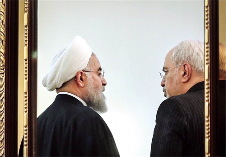 کاهش قیمتهایی که سیاسی است نه اقتصادی/ غربگرایان بازی تکراری خود برای شرطی کردن جامعه را آغاز کردند/ ظریف: برجام را به معیشت گره زدیم تا مطالبات برای انعقاد برجام بالا برود! تغییرات در بازار ارز در حالی است که دولت هیچ سیاست اقتصادی جدیدی را پیاده نکرده است. نگاهی به اعترافات سابق ظریف نشان می دهد باز هم پای یک فضاسازی جدید برای افزایش مطالبات در خصوص مذاکره و تحمیل خواسته های دشمن در میان است.