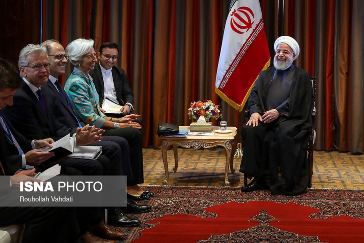 طراحان خارجی شورشهای اقتصادی دهه هفتاد از جان کشور چه میخواهند؟/ ردپای سیاستهای بحرانساز صندوق بینالمللی پول در اصلاح ساختار بودجه پس از سفر اعضای صندوق بین المللی پول به ایران ، سازمان برنامه و بودجه گزارشی از اصلاحات ساختاری مد نظر خود منتشر کرد که برخی کارشناسان معتقدند ردپای تفکرات خطرناک نهادهای وابسته به آمریکا در آن دیده میشود.