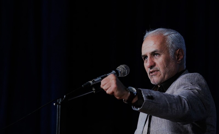 چرا حسن عباسی بازداشت شد؟ +متن دفاعیه ماجرا از آن قرار بود که «حس عباسی» در یکی از سخنرانیهای خود، به نقش محوری «آمدنیوز» در ایجاد آشوبهای دیماه سال ۹۶ اشاره کرده و از شخص وزیر اطلاعات پرسیده بود که چه ارتباطی بین او و کانال ضد انقلاب «آمدنیوز» وجود دارد؟