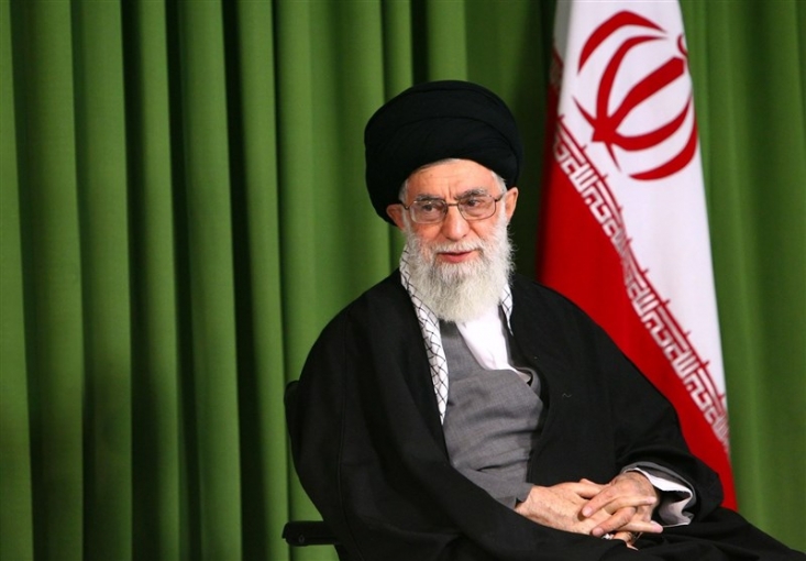 خاطراتی از رهبر انقلاب در دوران دفاع مقدس منتشر شد مؤسسه قدر ولایت کتاب «دفاع پیروز» شامل وقایع هشت سال دفاع مقدس و نقش اقشار مختلف و حضور مقام معظم رهبری در آن دوران را منتشر کرد.