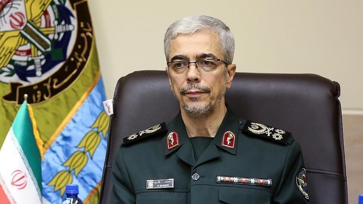 یمن در محاصره کامل قرار دارد و حتی امکان ارسال دارو به آنجا وجود ندارد/ به ارتش مردمی یمن کمک مستشاری میکنیم/ هیچکس جرئت شروع جنگ با ما را ندارد سرلشگرباقری گفت: برای اولین بار از ارتش چین برای حضور در یک رزمایش مشترک با ایران و روسیه که در ماه دسامبر در شمال اقیانوس هند و جنوب دریای عمان برگزار خواهد شد دعوت کردیم.